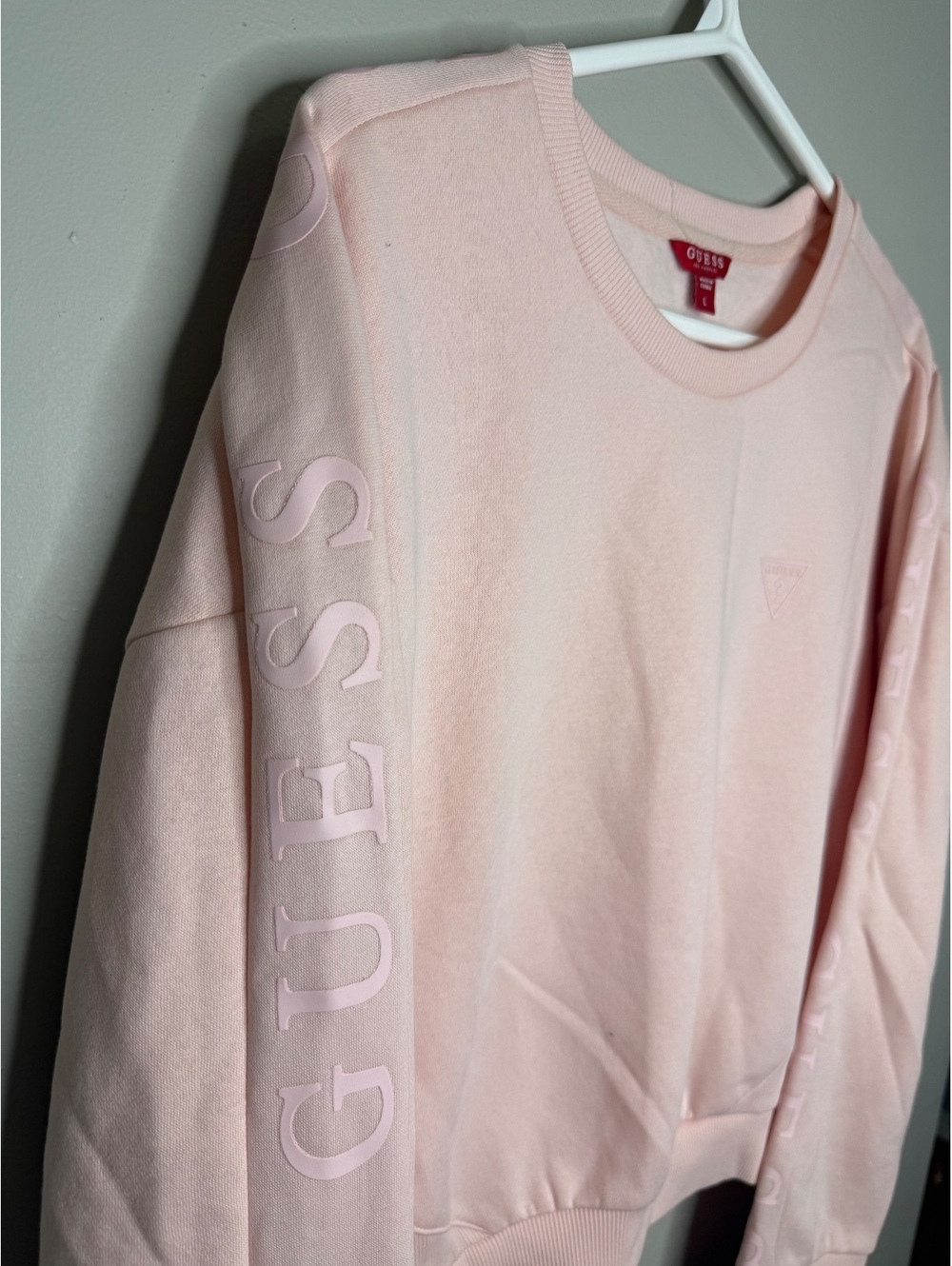 GUESS Pink Cropped Crewneck Sweatshirt Logo Sleeve Tape Women's Size L - Picture 2 of 4